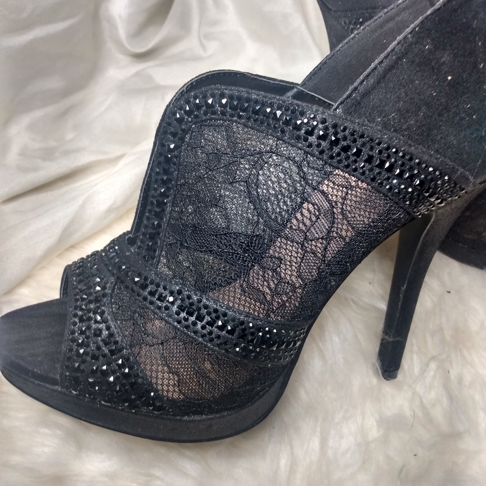 Heels - Picture 8 of 8